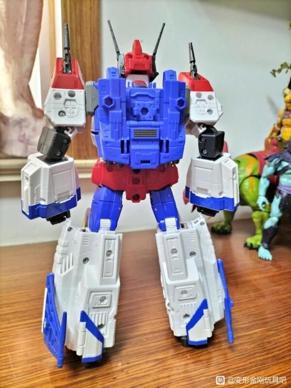In Hand Image Of HasLab Transformers Victory Saber  (4 of 27)